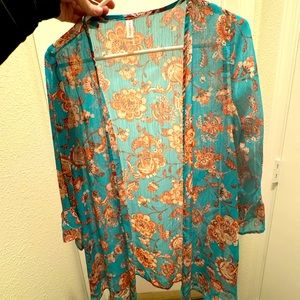 Light sheer flower cover